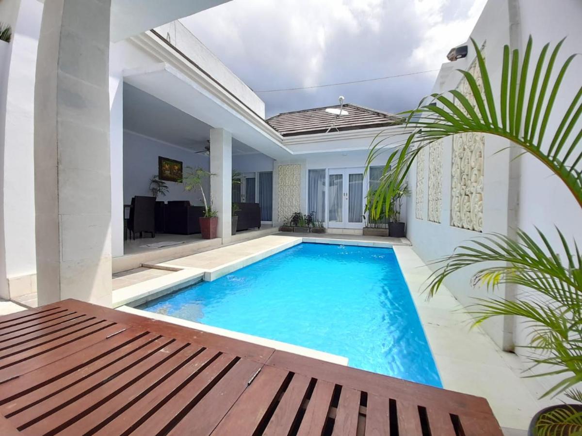 The Kayuputih Villa Lovina Екстериор снимка