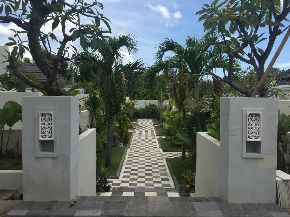 The Kayuputih Villa Lovina Екстериор снимка